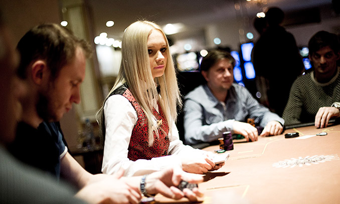 Игра в оффлайне как будущее покера