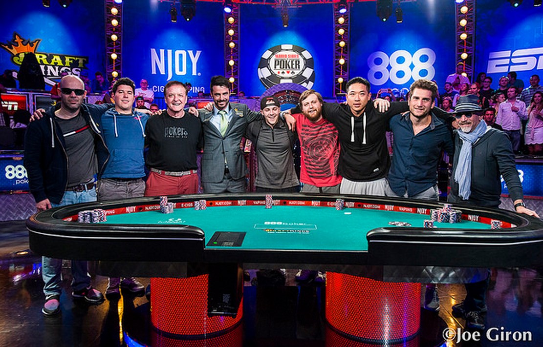 WSOP ME Final Table: Negreanu's tragedy and a quick visit card